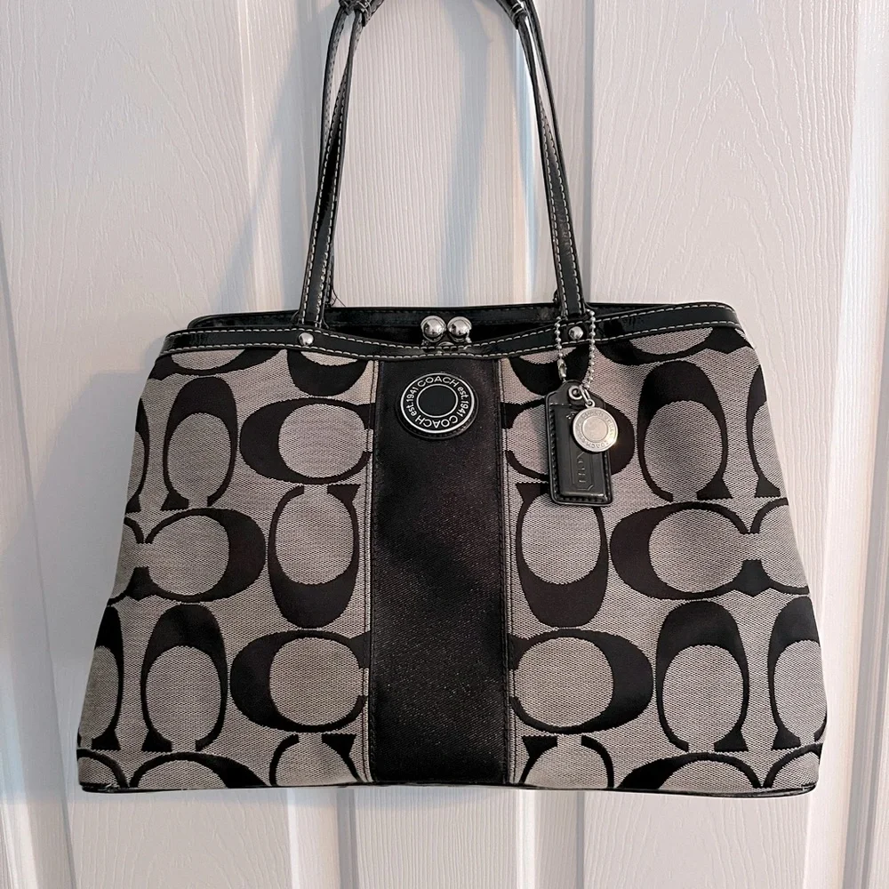 Authentic Coach Handbag - Picture 1 of 9